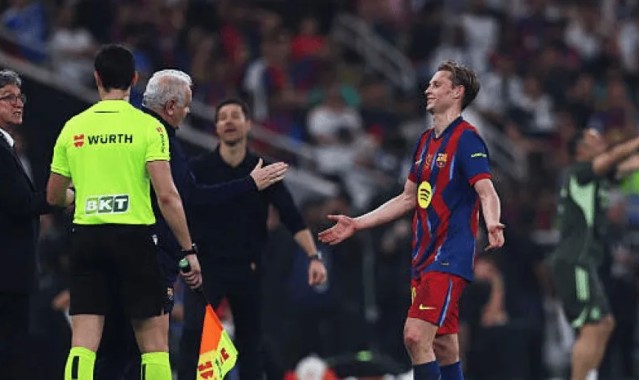官方：巴萨中场德容因红牌停赛一场+罚款，本周的国王杯执行
