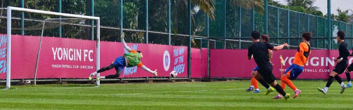 开云体育官网-克雷桑归队 热身赛山东泰山1:5不敌韩国龙仁