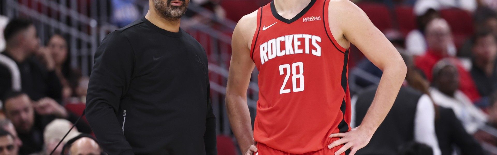 开云-还玩抽象？申京罚球完全不在状态 再次出现两罚不中的情况！